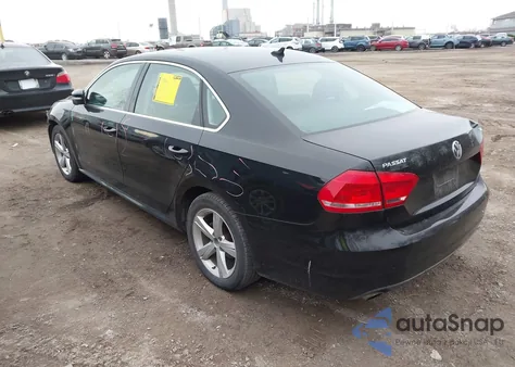 2012 Volkswagen Passat 2.5L Se z USA, uszkodzony, nr VIN 1VWBH7A39CC075170